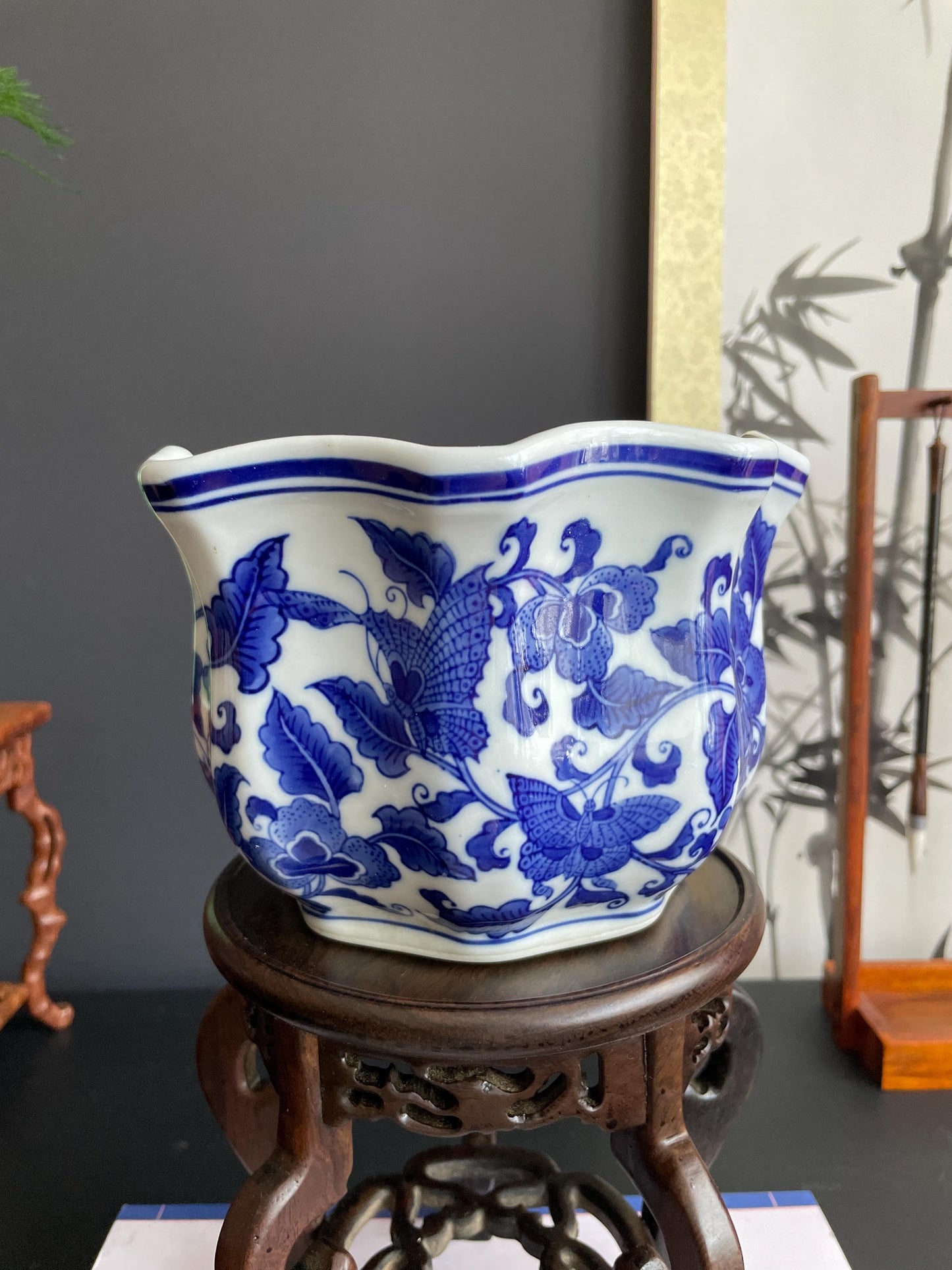 Blue and White Porcelain Planter Ceramic Flower Pot Chinoiserie Cachepot Fluted Oriental Orchid Pot Traditional Botanical Decor Large