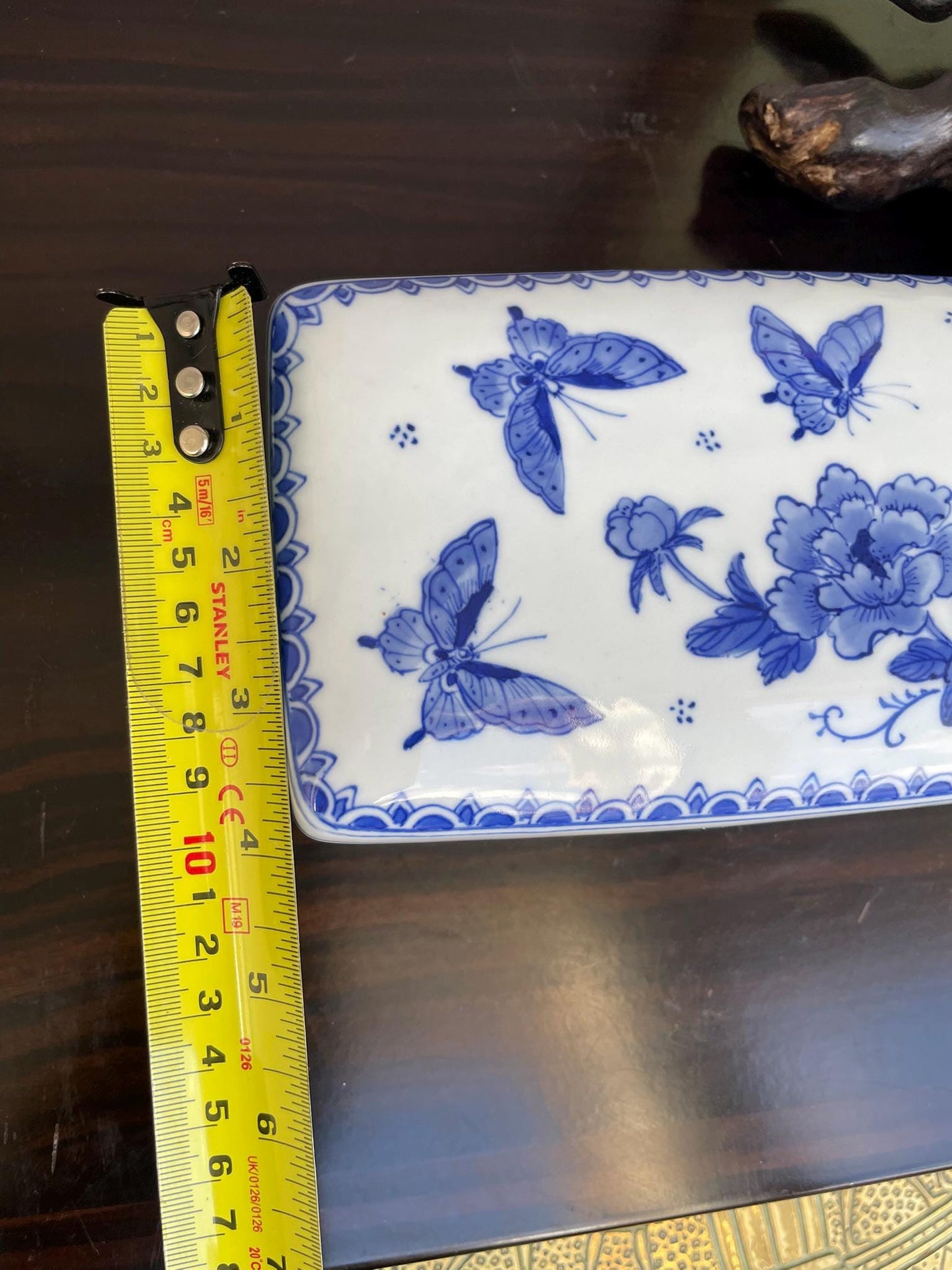 Hand-Crafted Blue and White Porcelain Butterfly Box Artisan Rectangular Jewellery Case Detailed Floral Hand-Painting Chinoiserie Keepsake