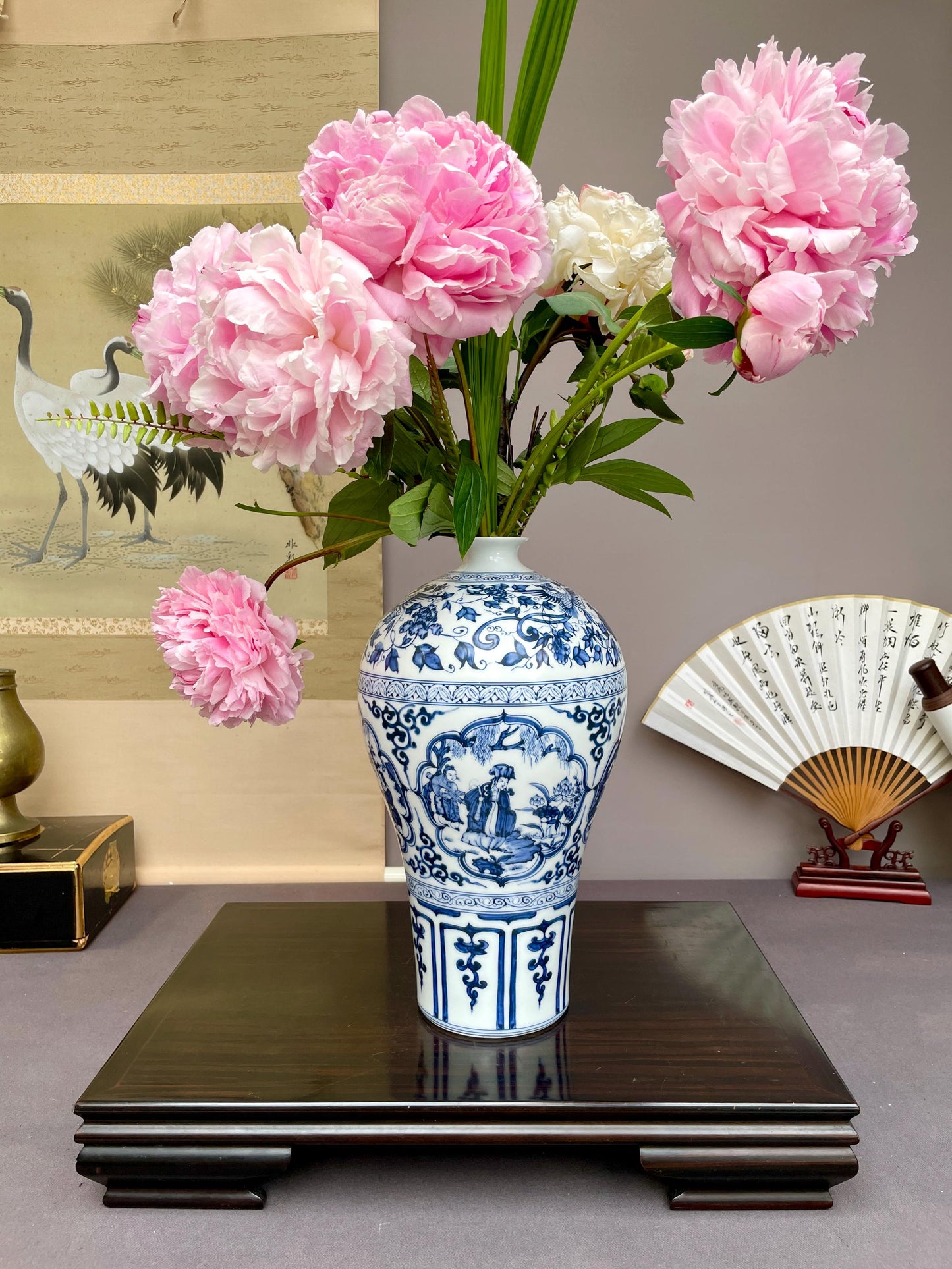 Hand Painted Blue and White Meiping Vase Porcelain Plum Vase Ceramic Chinoiserie Figural Motif Luxury Oriental Art Fine Pottery Centerpiece