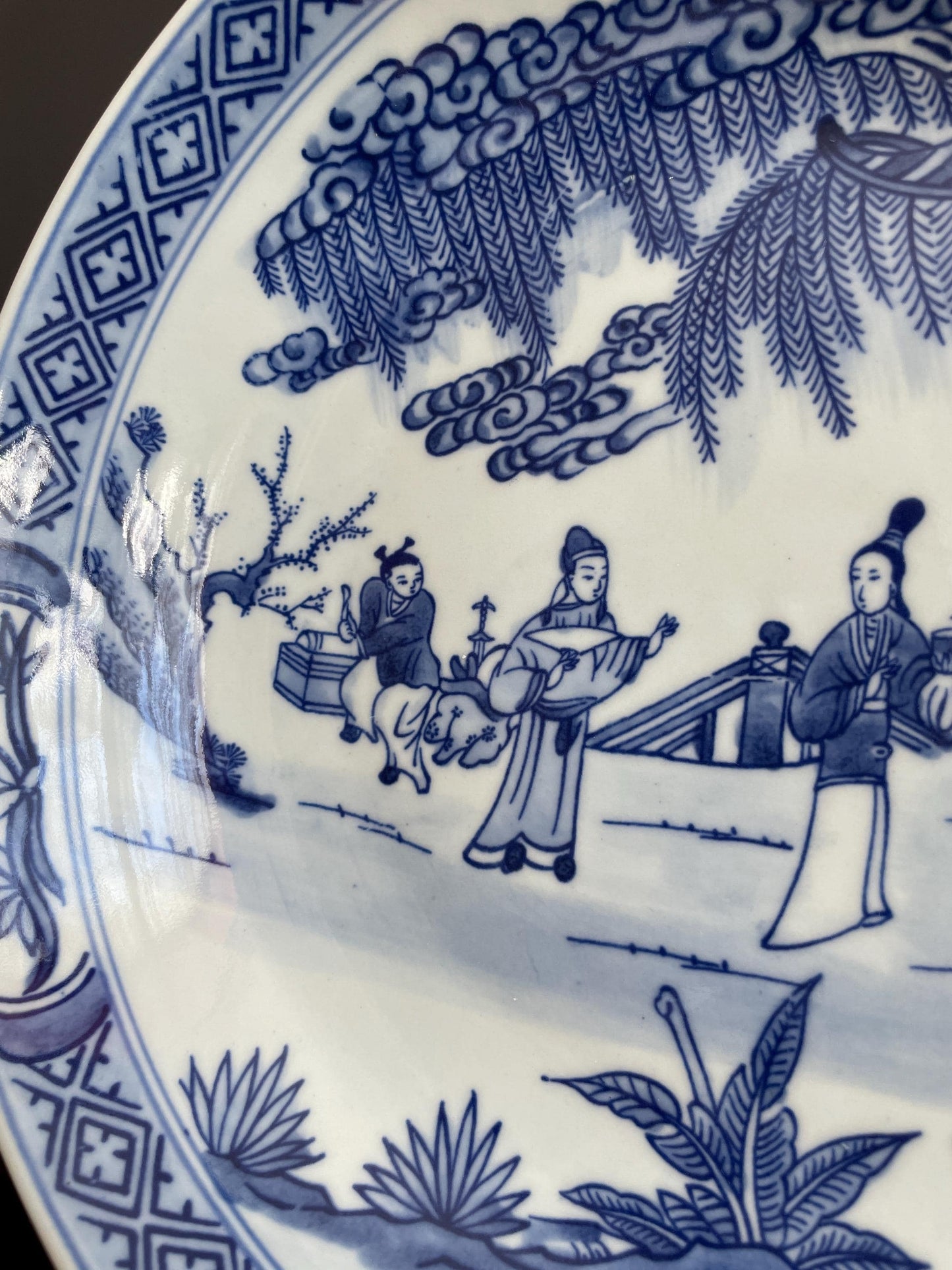Blue and White Porcelain Display Plate with Stand Chinoiserie Charger Scholar Garden Scene Ceramic Traditional Oriental Decorative Art Plate