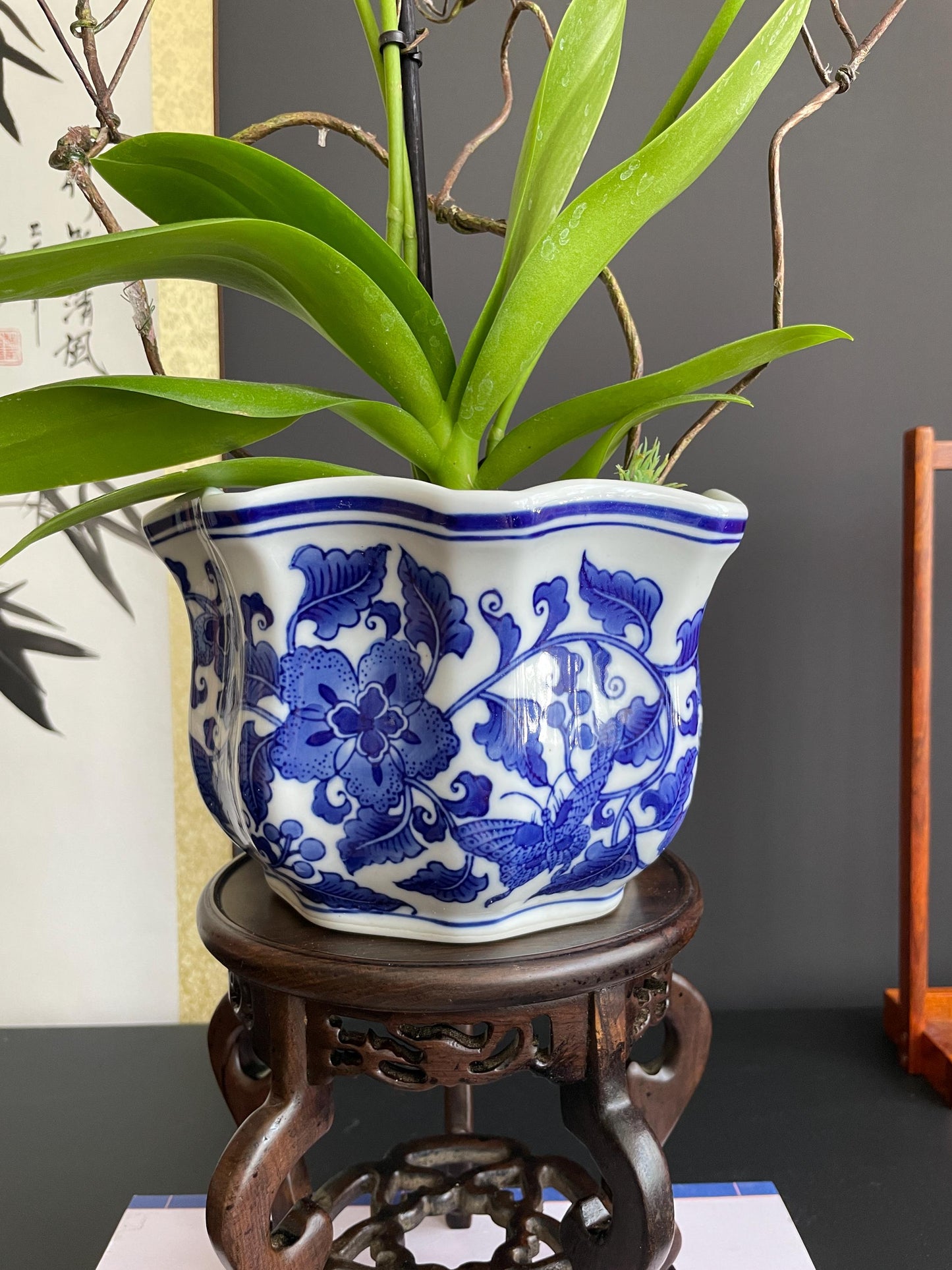 Blue and White Porcelain Planter Ceramic Flower Pot Chinoiserie Cachepot Fluted Oriental Orchid Pot Traditional Botanical Decor Large
