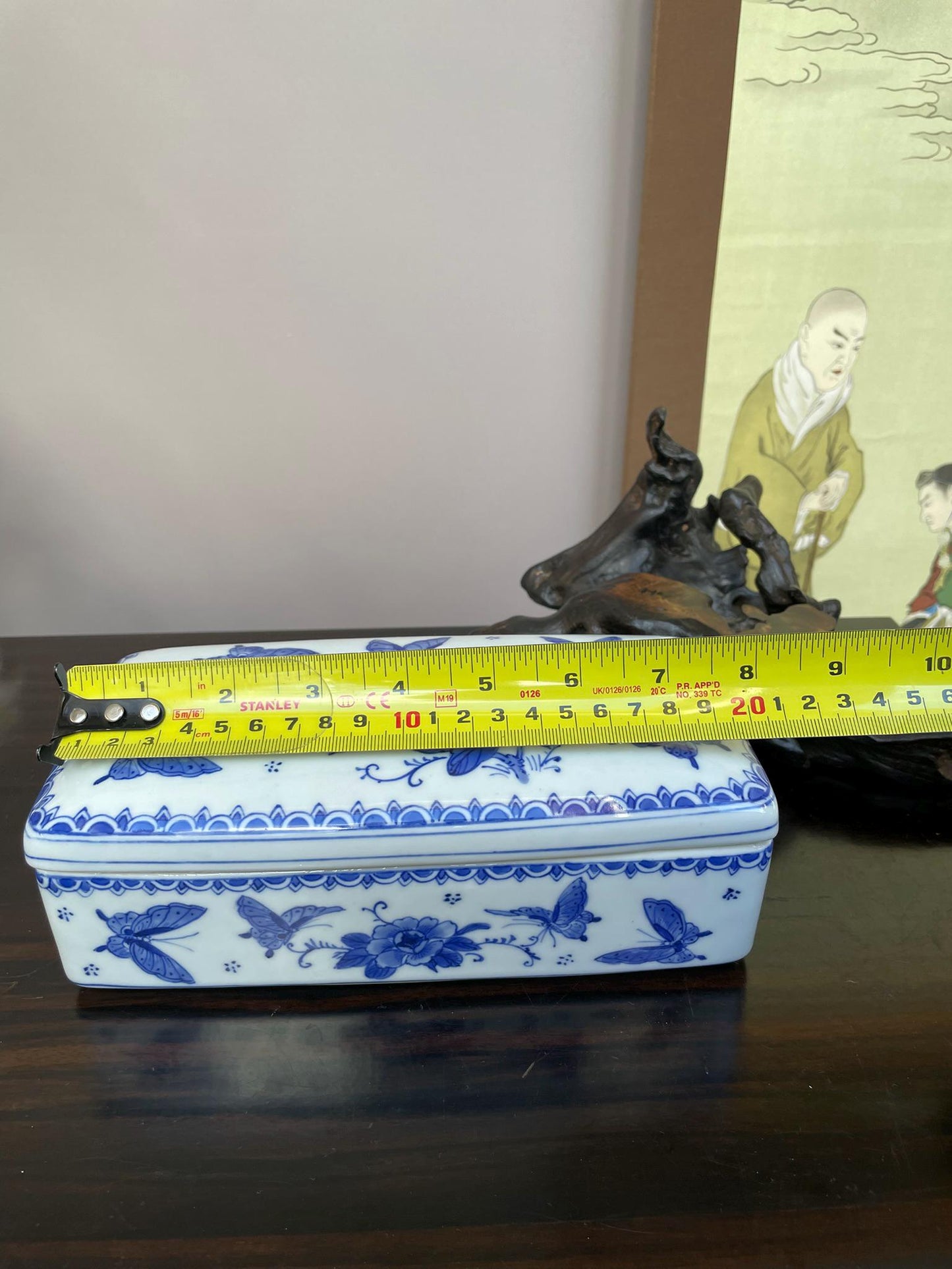 Hand-Crafted Blue and White Porcelain Butterfly Box Artisan Rectangular Jewellery Case Detailed Floral Hand-Painting Chinoiserie Keep box