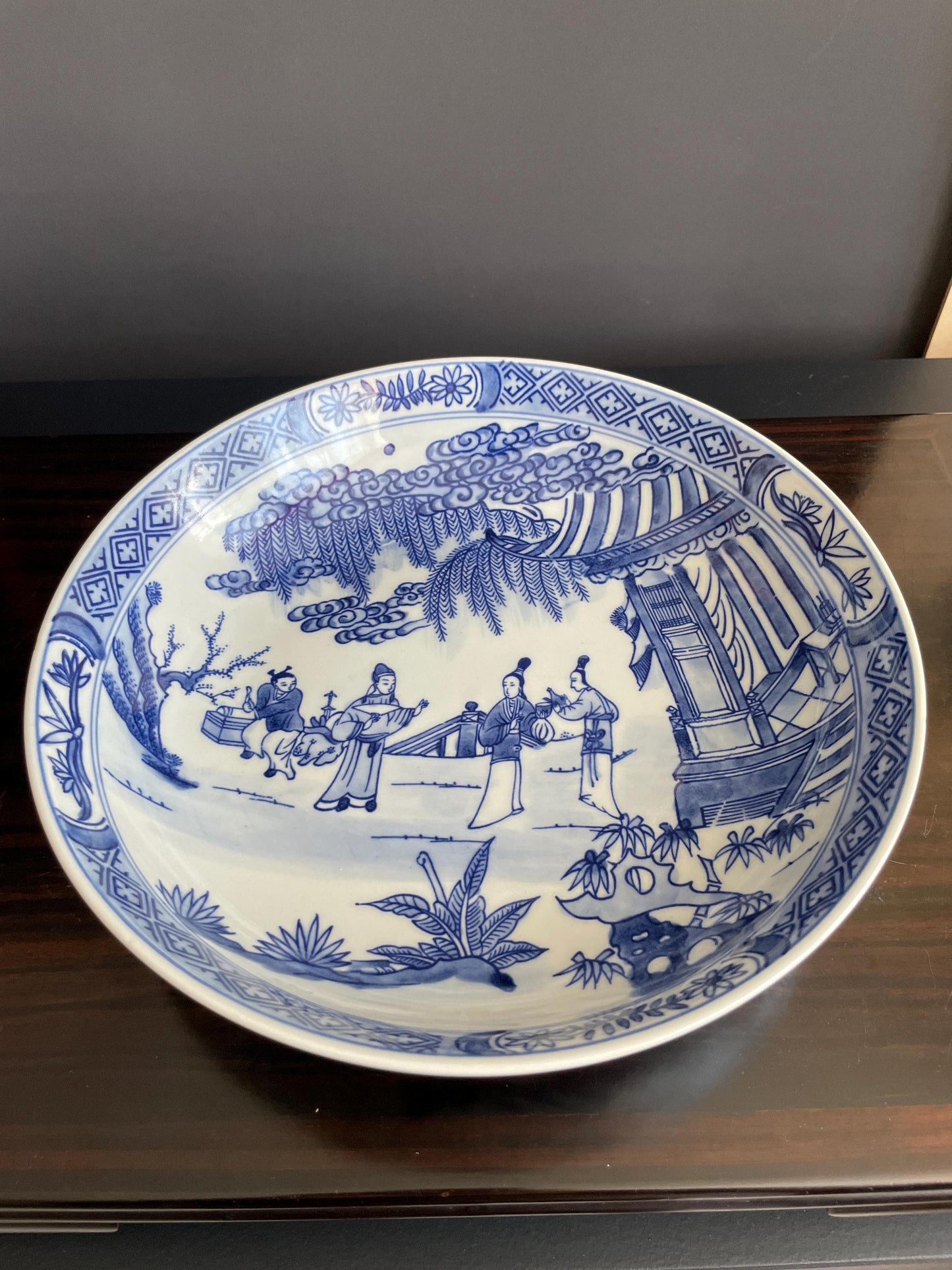 Blue and White Porcelain Display Plate with Stand Chinoiserie Charger Scholar Garden Scene Ceramic Traditional Oriental Decorative Art Plate