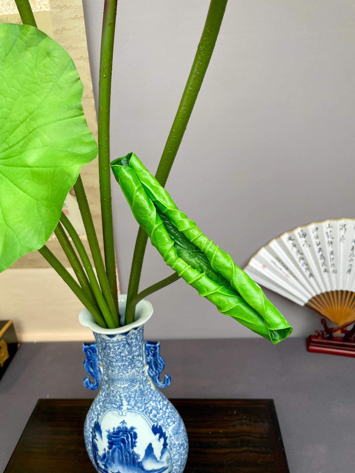 Real Touch Lotus Flower Arrangement 95cm Tall Faux Lotus Stem with Pods Artificial Lotus Bouquet Large Zen Table Decor Silk Flowers white