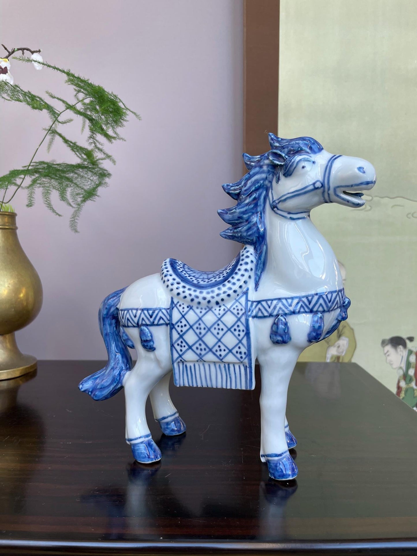Hand-Crafted Blue and White Porcelain Horse Statue - 2026 Year of the Horse Decor Symbol of Success Vitality Artisanal Chinese Zodiac Figur