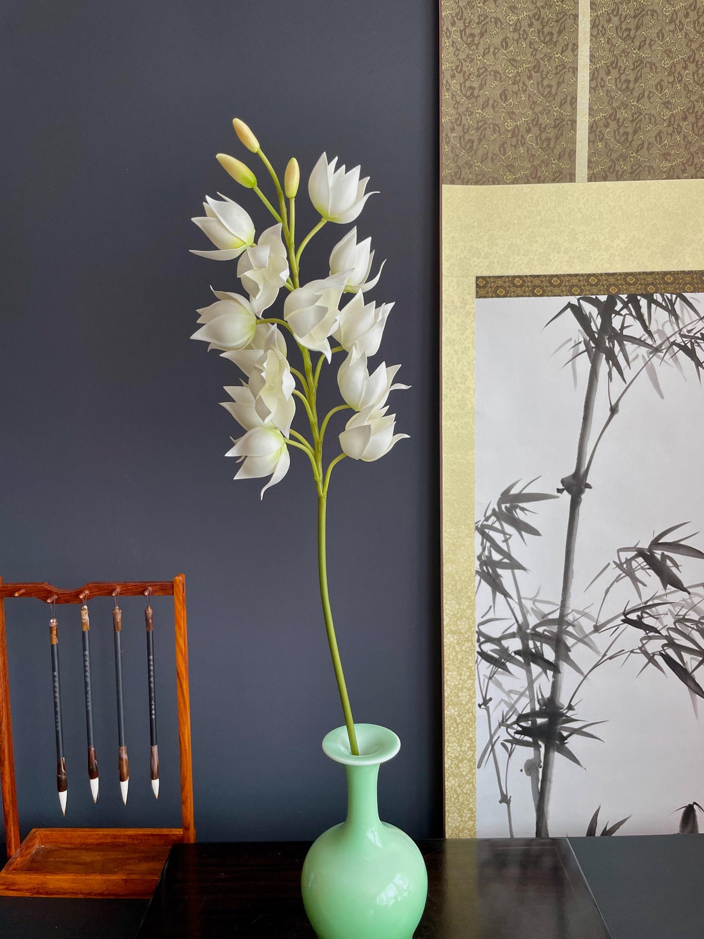 Faux Yucca Flower Stem Artificial White Bell Blossom Branch Silk Botanical Fake Structural Tree Floral Traditional Tall Vase Greenery