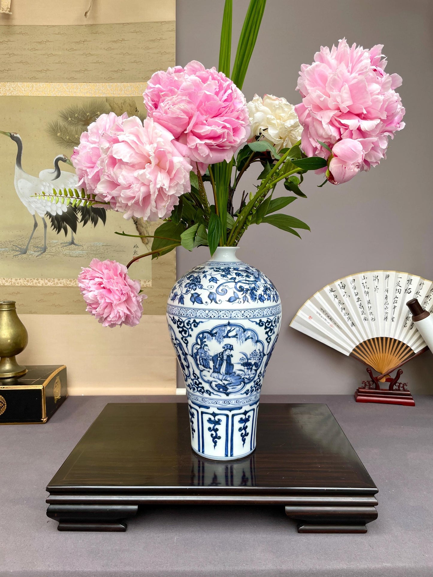 Hand Painted Blue and White Meiping Vase Porcelain Plum Vase Ceramic Chinoiserie Figural Motif Luxury Oriental Art Fine Pottery Centerpiece