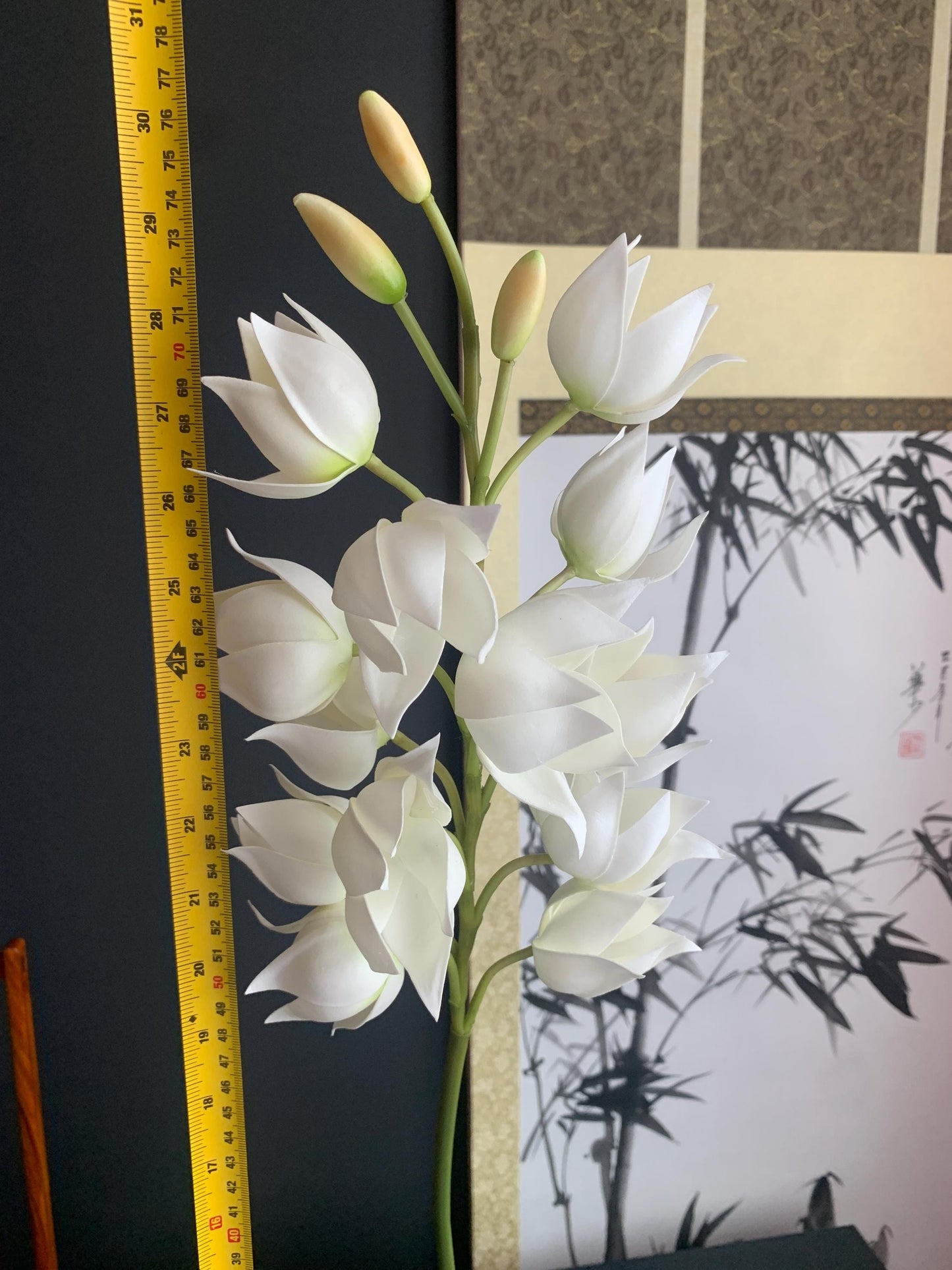Faux Yucca Flower Stem Artificial White Bell Blossom Branch Silk Botanical Fake Structural Tree Floral Traditional Tall Vase Greenery