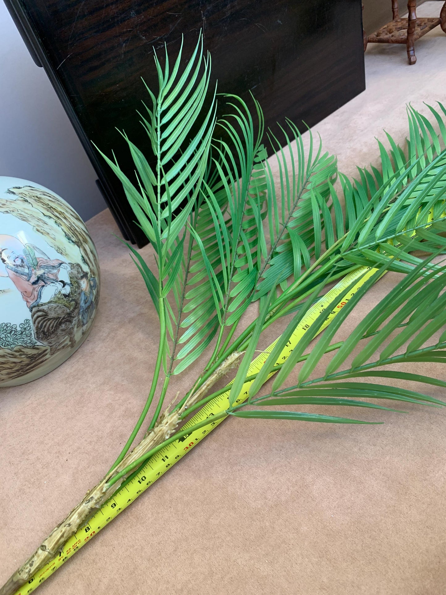 Large Realistic Artificial Palm Branch Faux Tropical Greenery Life-Like Areca Palm Frond for Tall Vases Maintenance-Free Luxury Home Decor