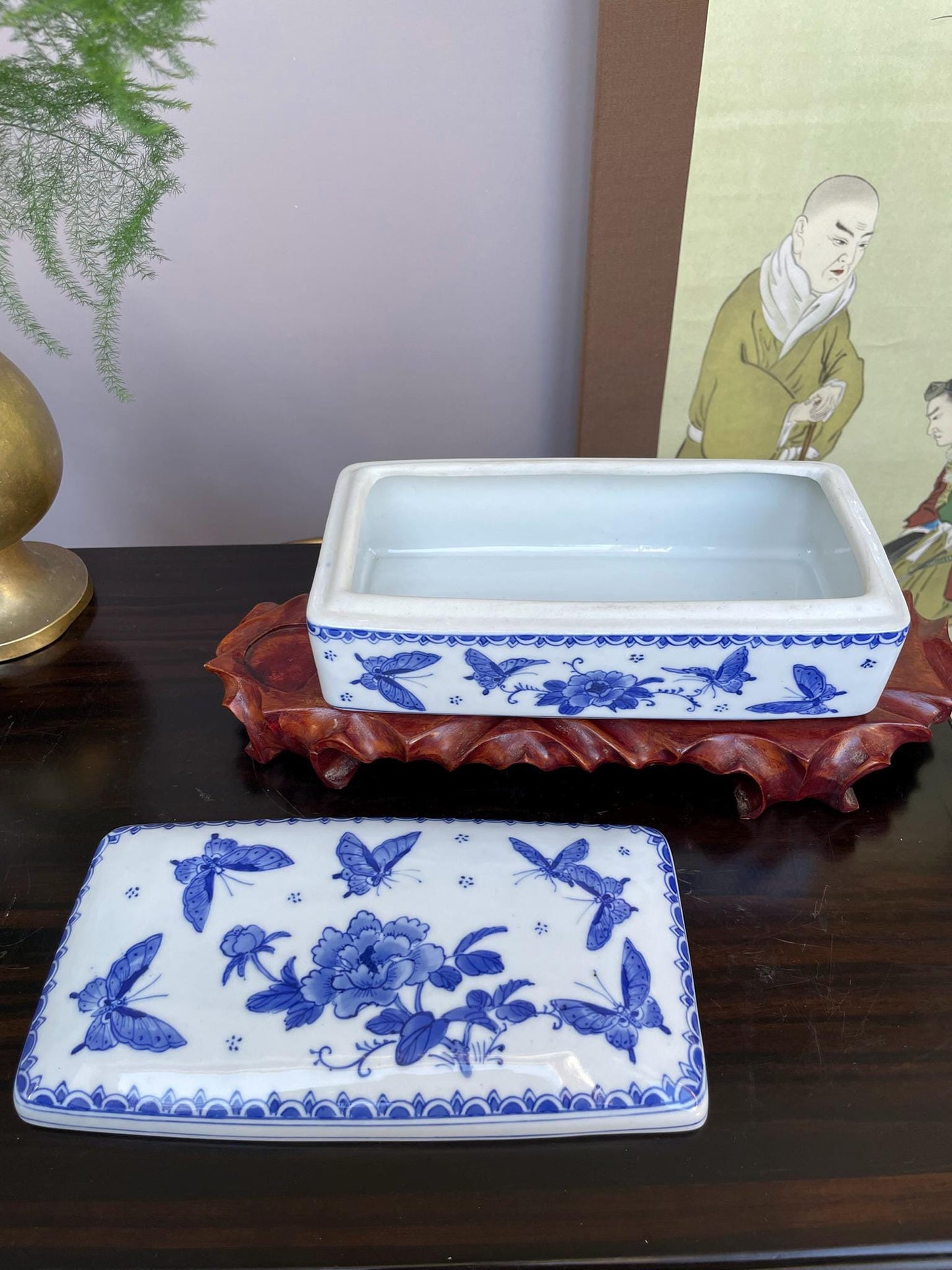 Hand-Crafted Blue and White Porcelain Butterfly Box Artisan Rectangular Jewellery Case Detailed Floral Hand-Painting Chinoiserie Keepsake