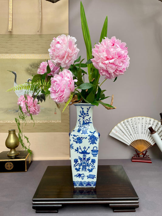 Tall Hand-Crafted Blue and White Square Vase Rare "Hundred Antiques" (Bogu) Motif Heavy Premium Porcelain Traditional Scholar's Studio Deco