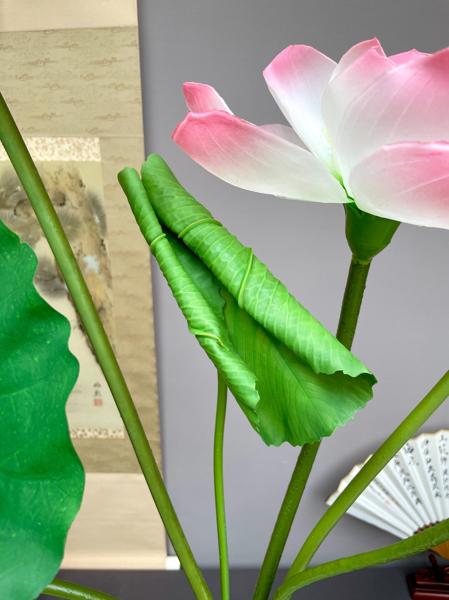 Real Touch Lotus Flower Arrangement 95cm Tall Faux Lotus Stem with Pods Artificial Lotus Bouquet Large Zen Table Decor Silk Flowers. Pink.