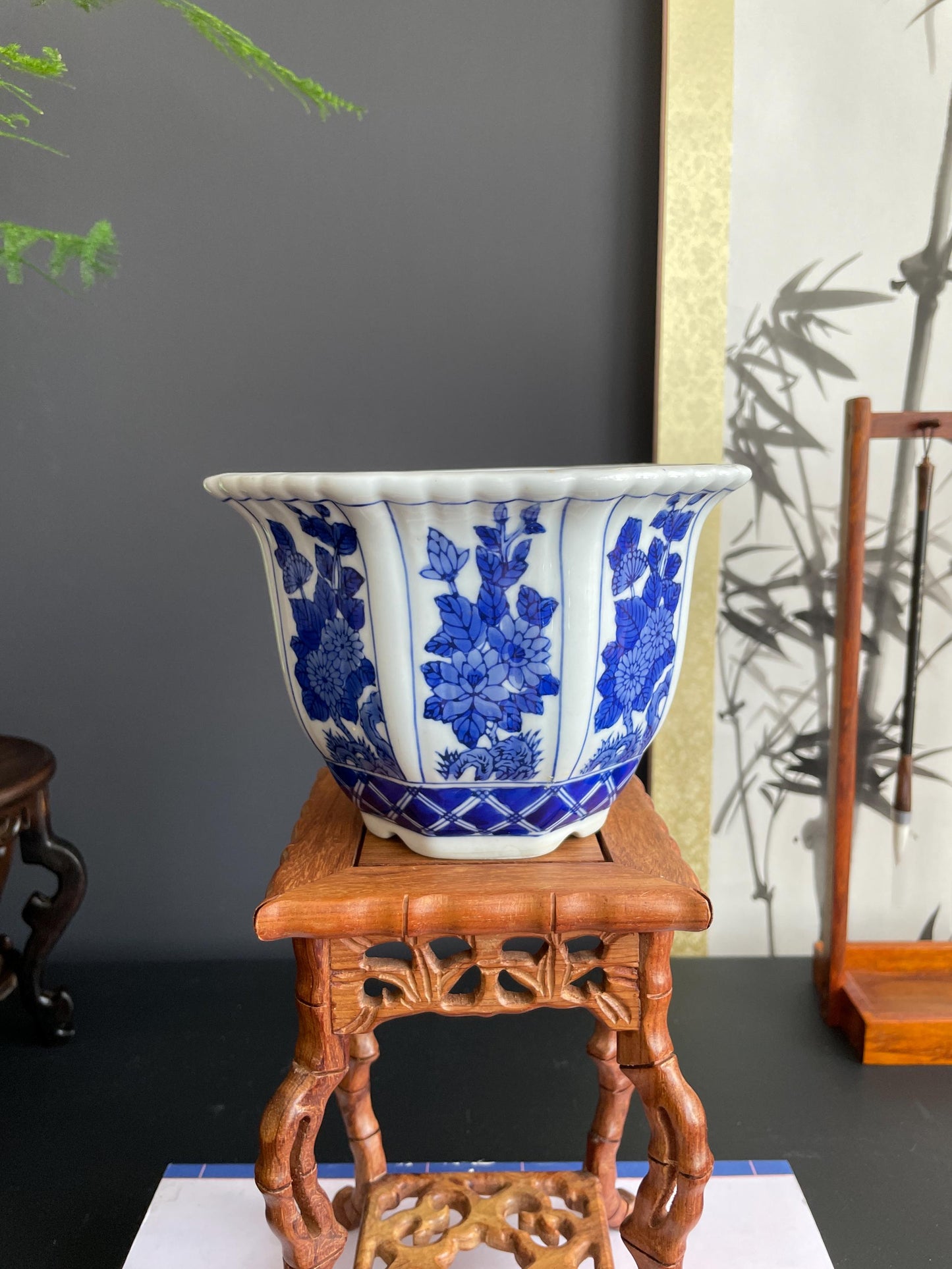 Blue and White Porcelain Planter Ceramic Flower Pot Chinoiserie Cachepot Fluted Oriental Orchid Pot traditional Botanical Decor Large
