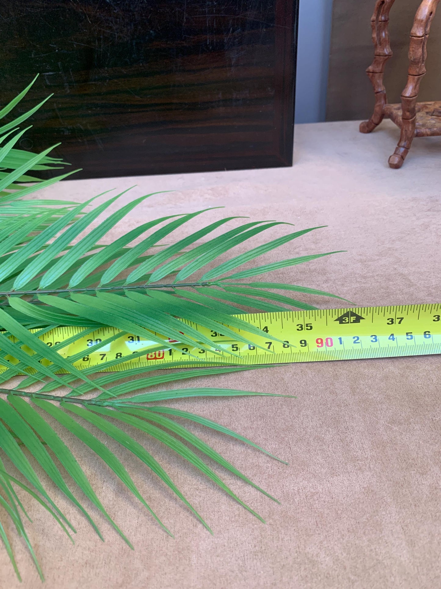 Large Realistic Artificial Palm Branch Faux Tropical Greenery Life-Like Areca Palm Frond for Tall Vases Maintenance-Free Luxury Home Decor